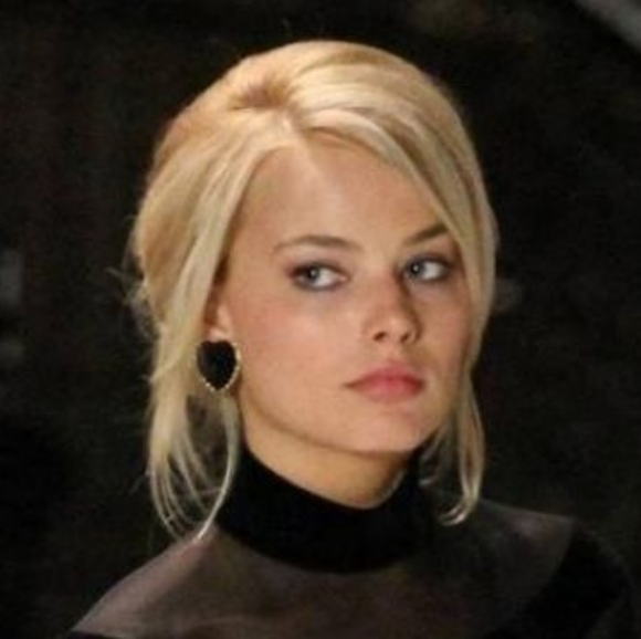 Black Heart shaped Earrings - Picture 7 of 7